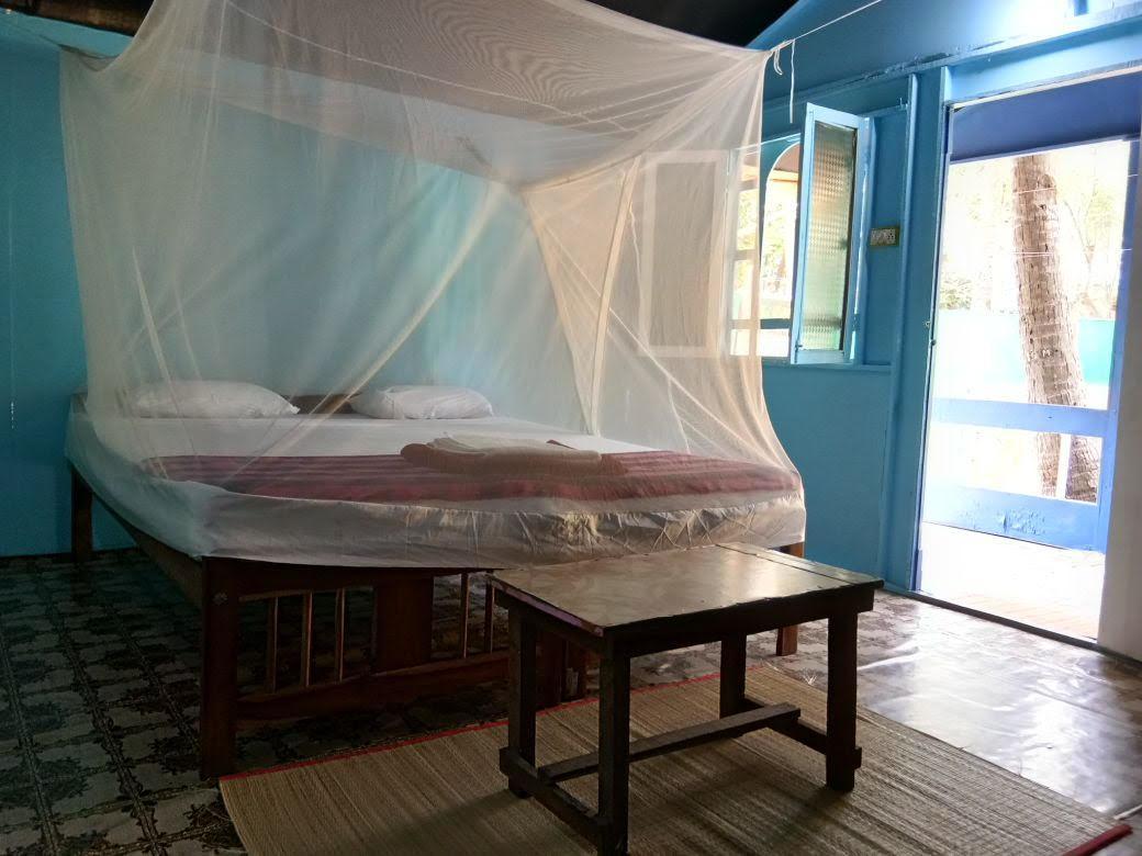 Secret Beach Bungalows, Palolem Room photo